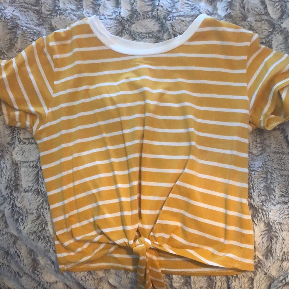 patterned Yellow crop top